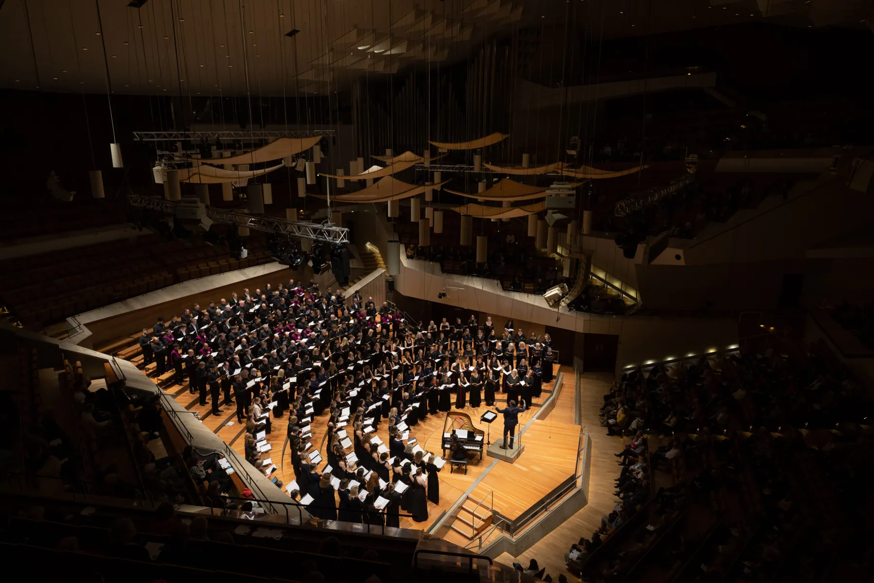 Siparantum Choir performing at Walking in Beauty / Berlin Philharmonie, April 2023
