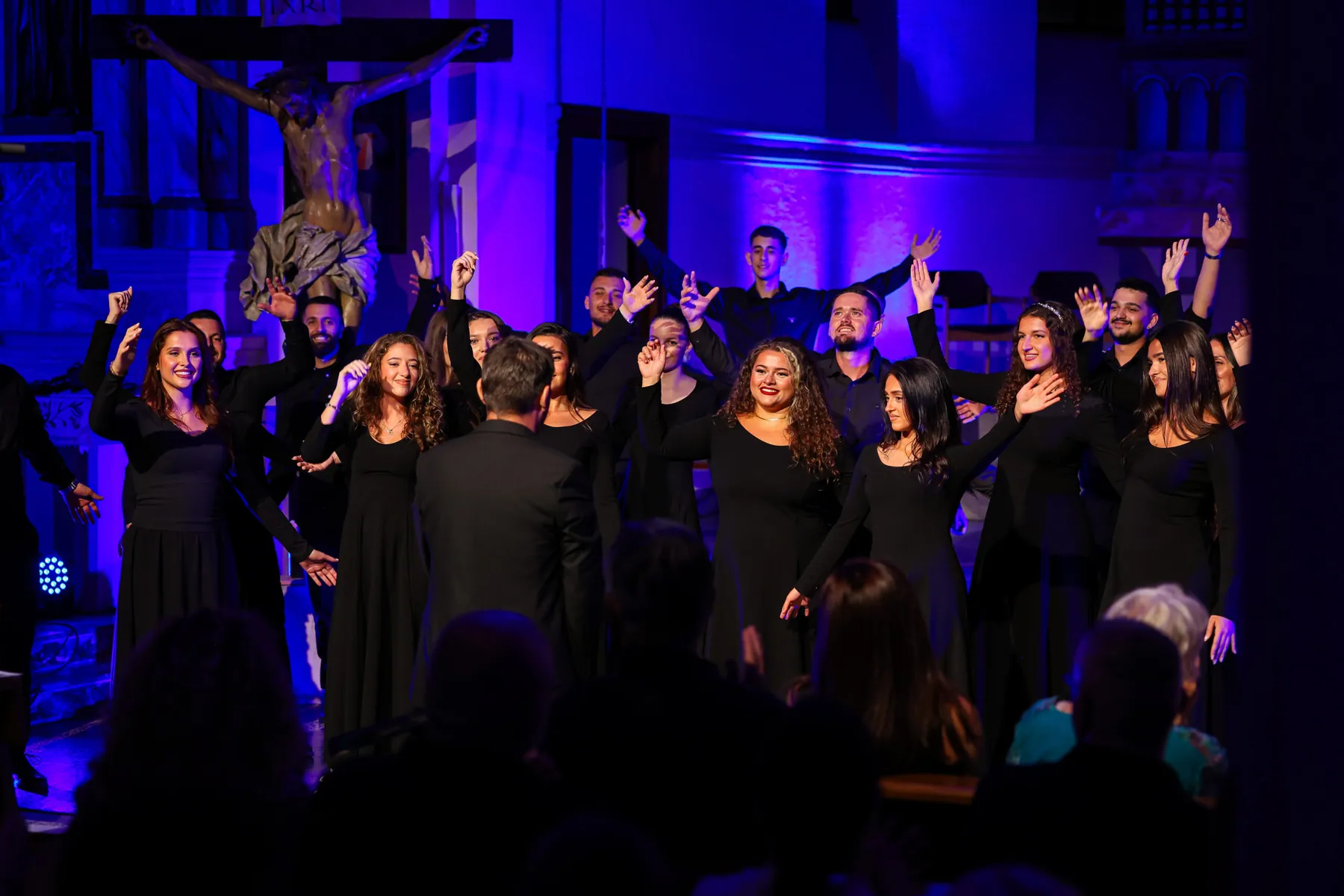 Siparantum Choir performing at "Northern Echoes" Brings Together Defrost Youth Choir and Siparantum Choir in an Inspiring Choral Collaboration