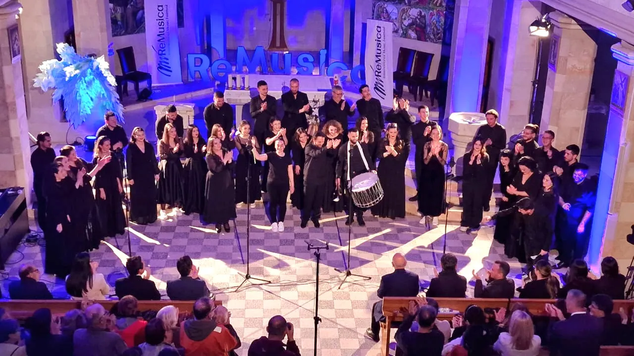 Siparantum Choir performing at The Unforgettable Performance of Siparantum Choir at #ReMusicaFestival